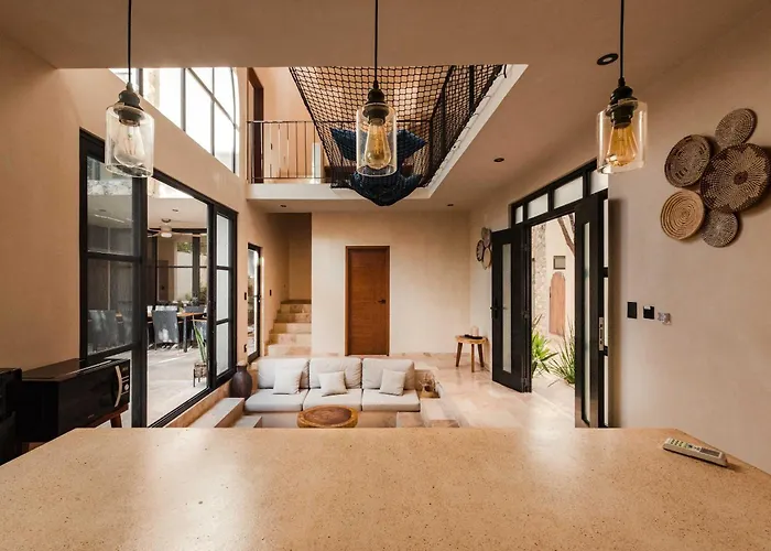Luxury 4 Bedroom With Private Rooftop Pool Holiday home *