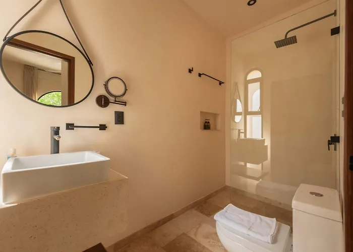 Luxury 4 Bedroom With Private Rooftop Pool Holiday home *