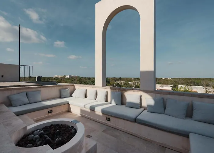 Holiday home Luxury 4 Bedroom With Private Rooftop Pool