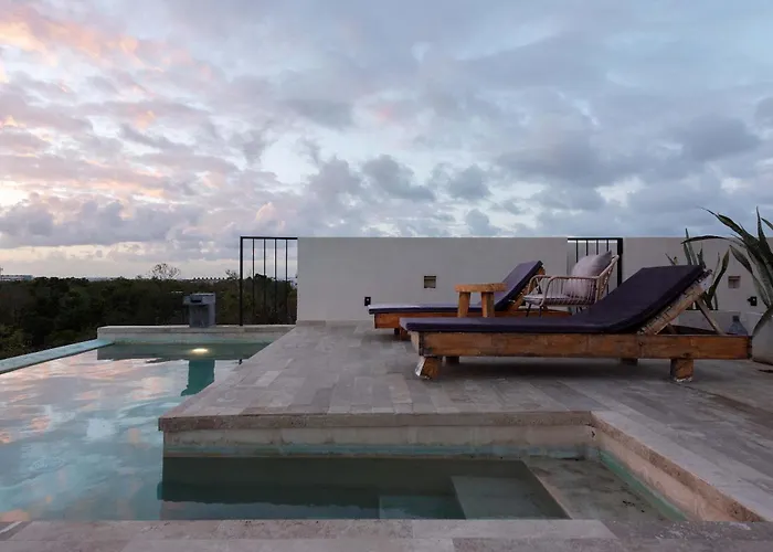 Luxury 4 Bedroom With Private Rooftop Pool Holiday home *